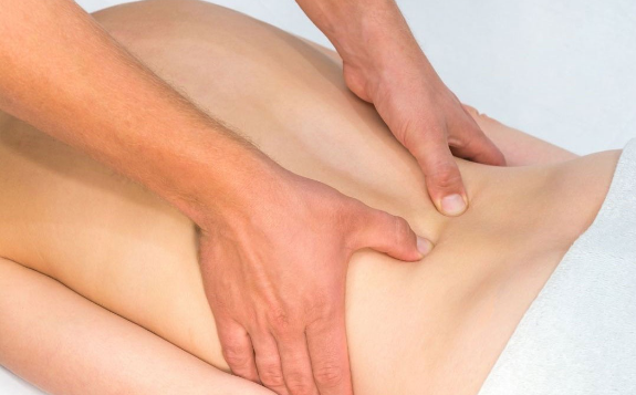 Massoterapia decontratturante a Genova - massaggio terapeutico per contratture, cervicalgia e lombalgia